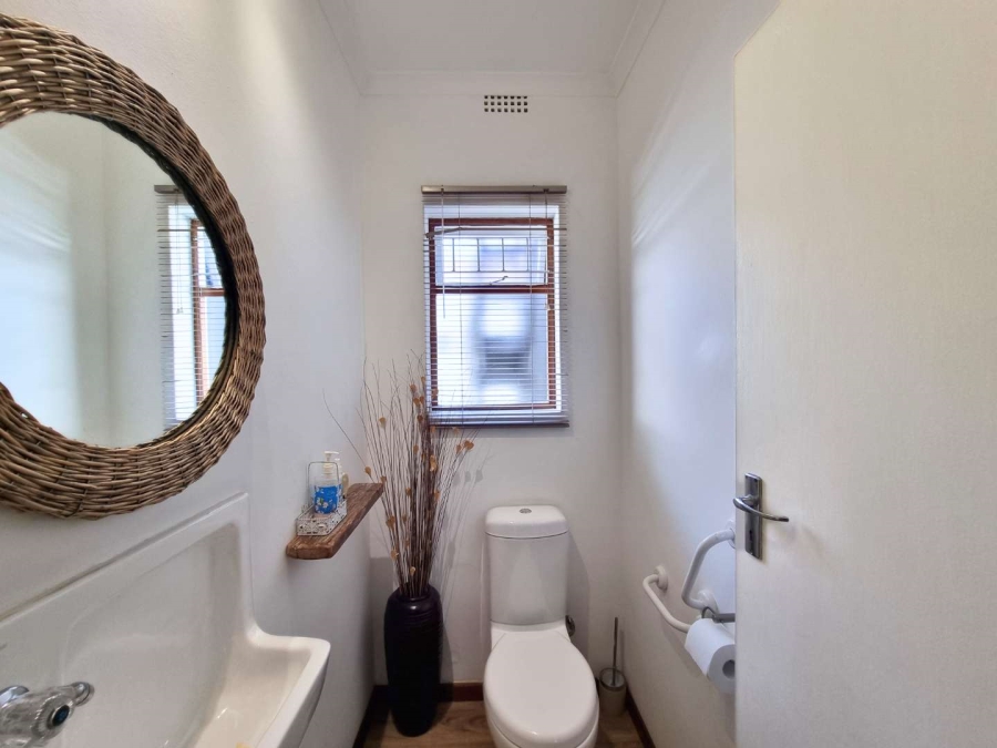 4 Bedroom Property for Sale in Westcliff Western Cape